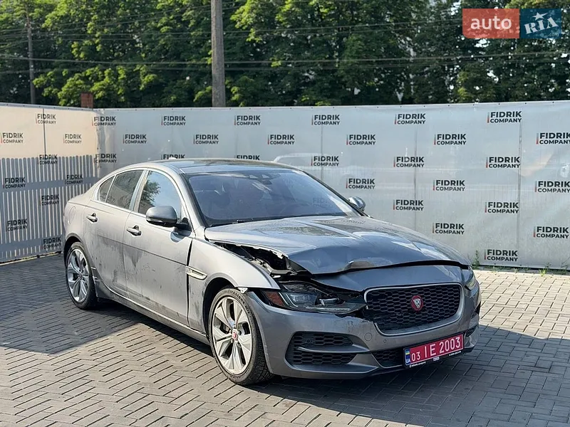 Jaguar XE