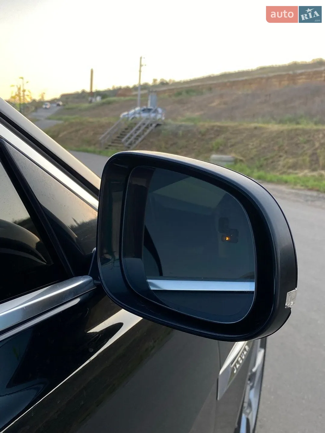 2015 Jaguar XE - мініатюра 4