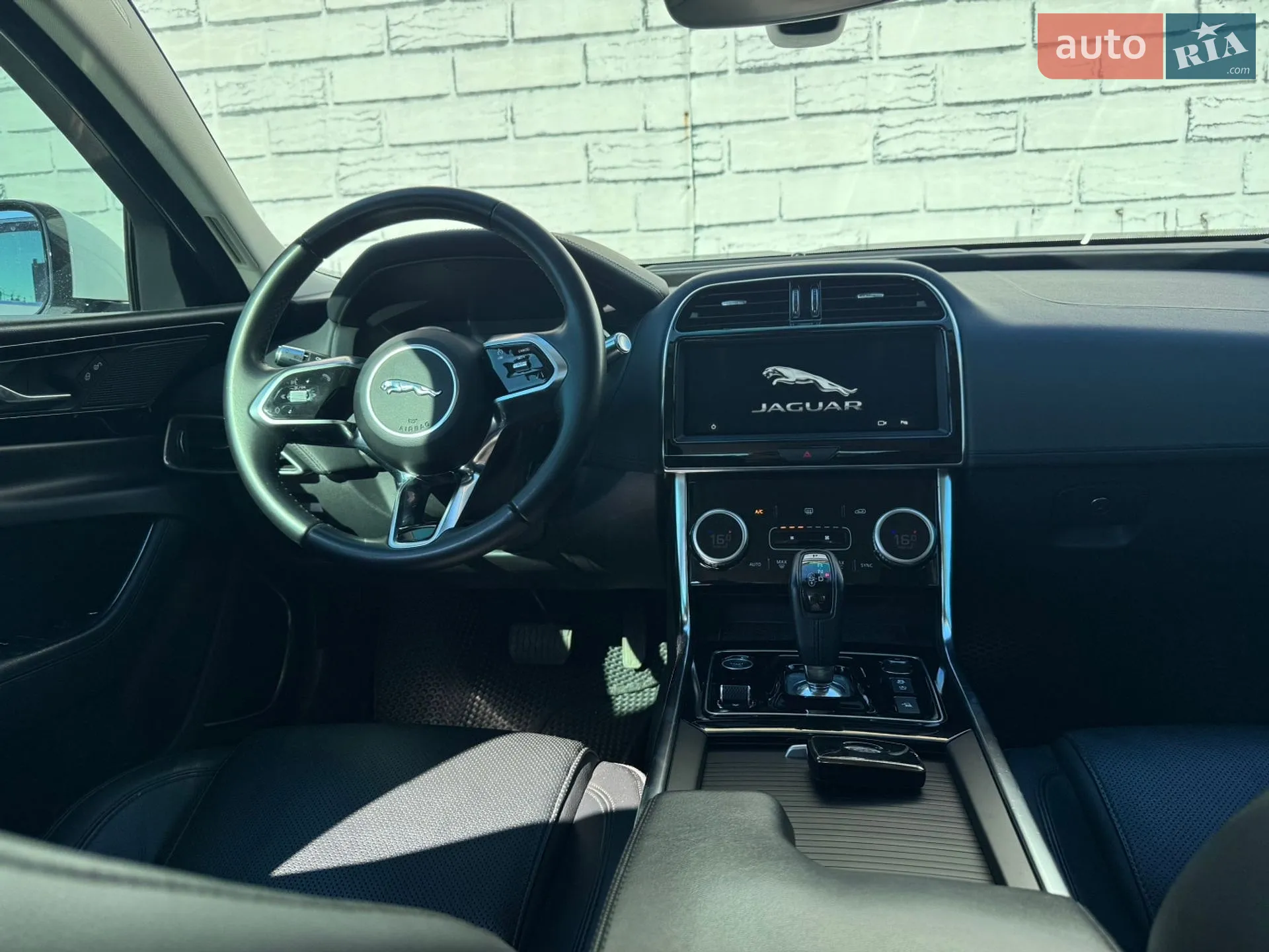 2020 Jaguar XE - мініатюра 21