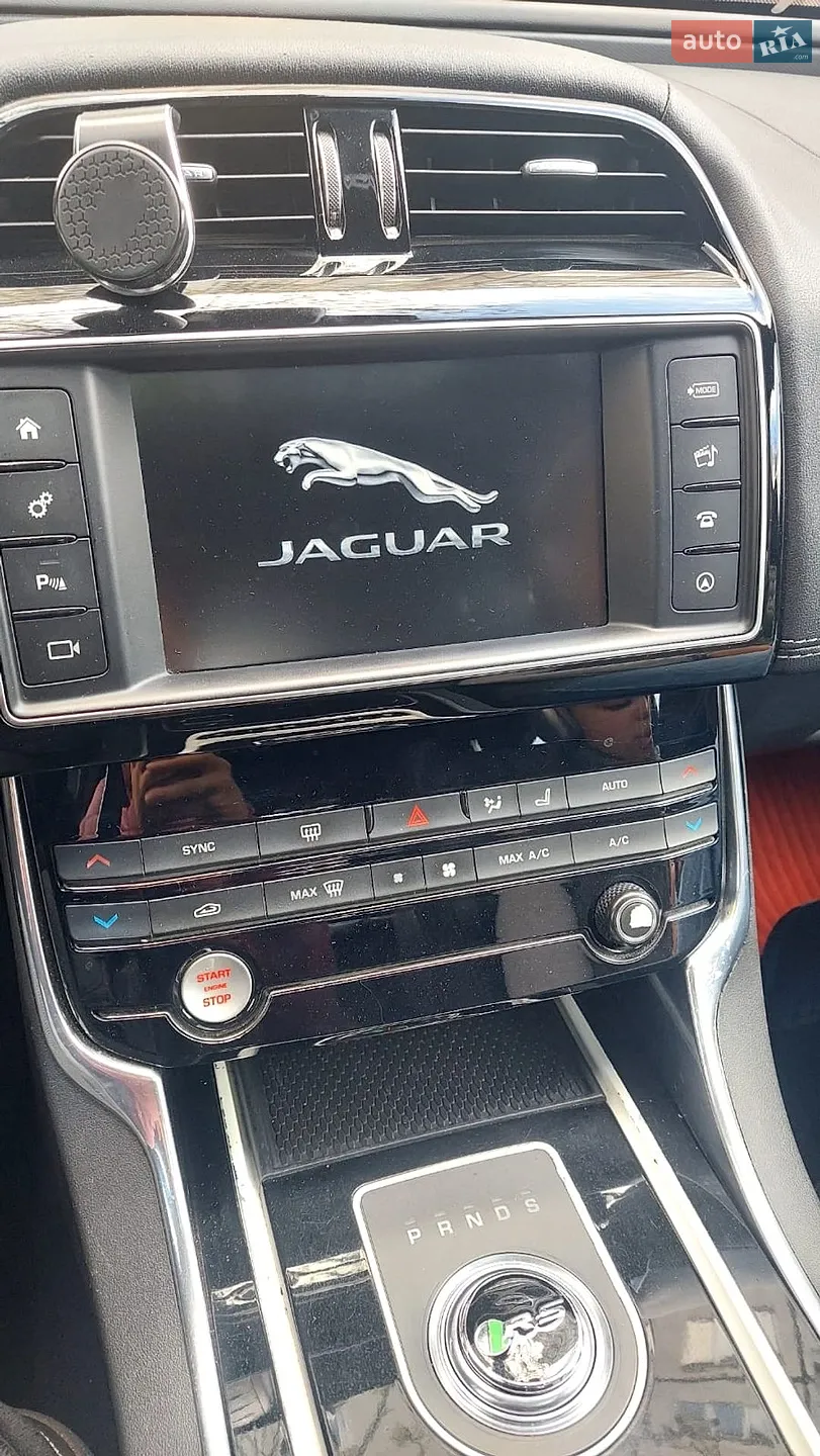 2016 Jaguar XE - мініатюра 12