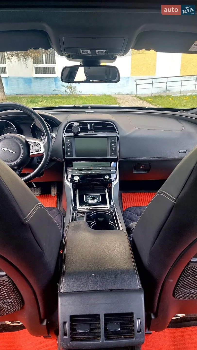 2016 Jaguar XE - мініатюра 15