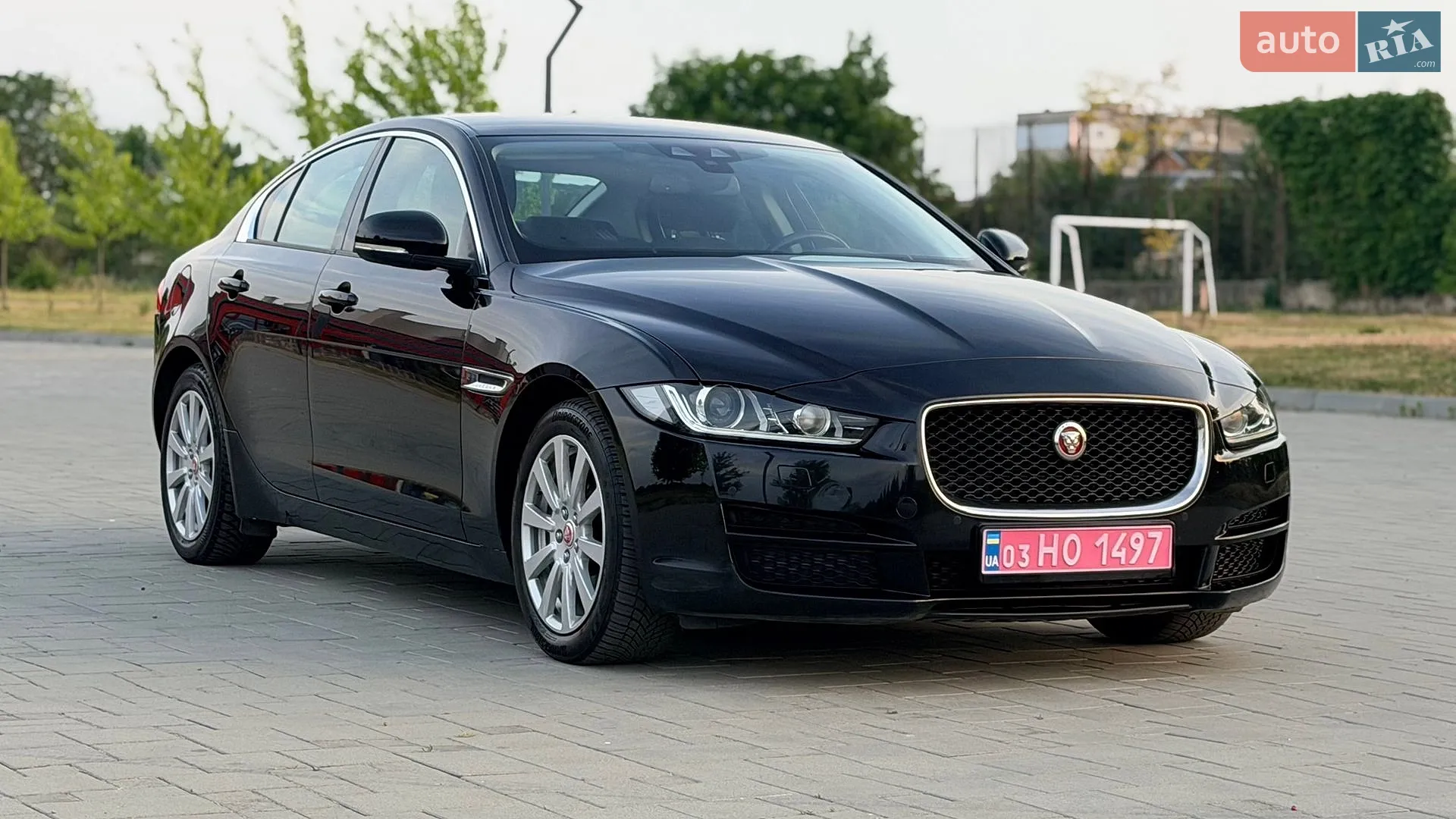 2016 Jaguar XE - мініатюра 11