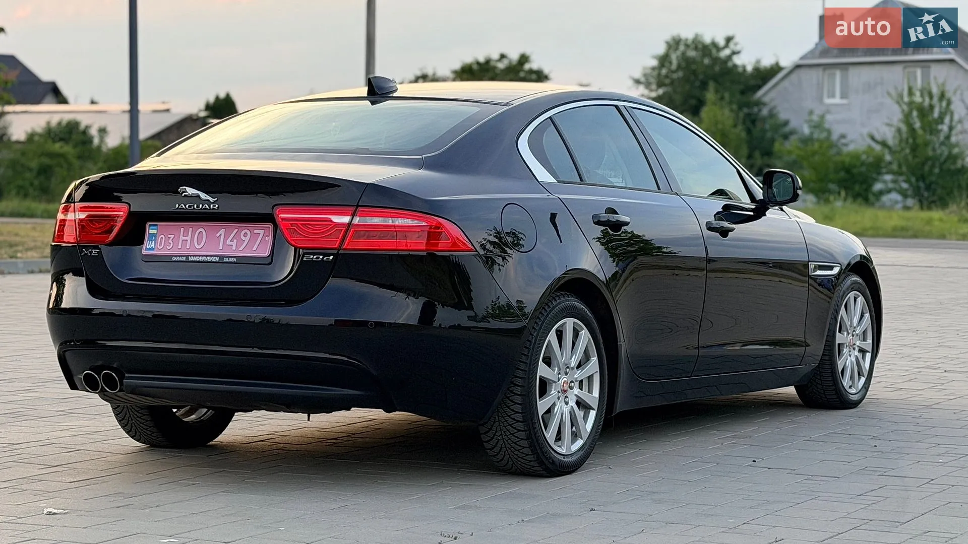 2016 Jaguar XE - мініатюра 15