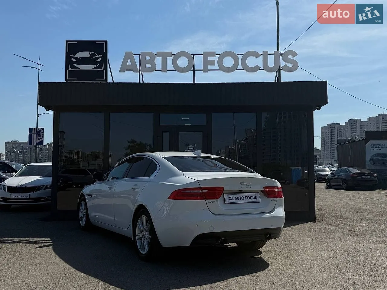2018 Jaguar XE - мініатюра 5
