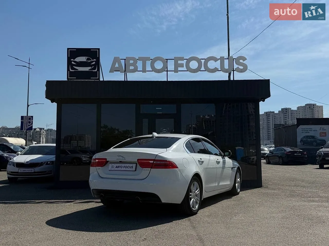 2018 Jaguar XE - мініатюра 8