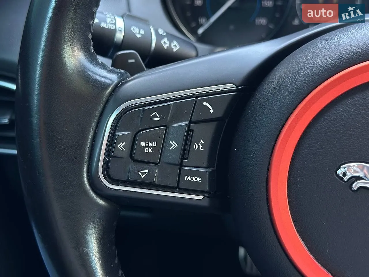 2018 Jaguar XE - мініатюра 19