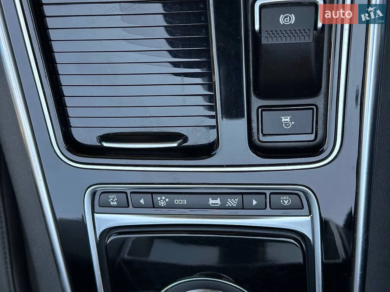2018 Jaguar XE - мініатюра 23