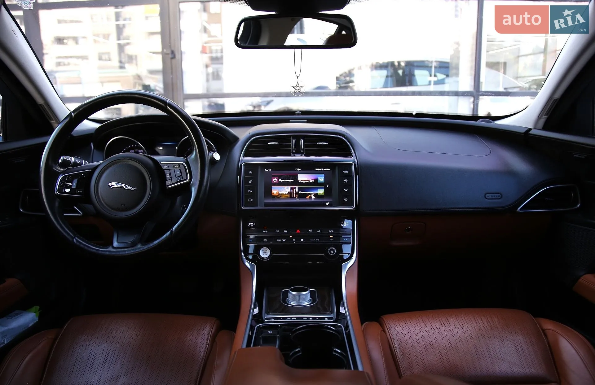 2015 Jaguar XE - мініатюра 15