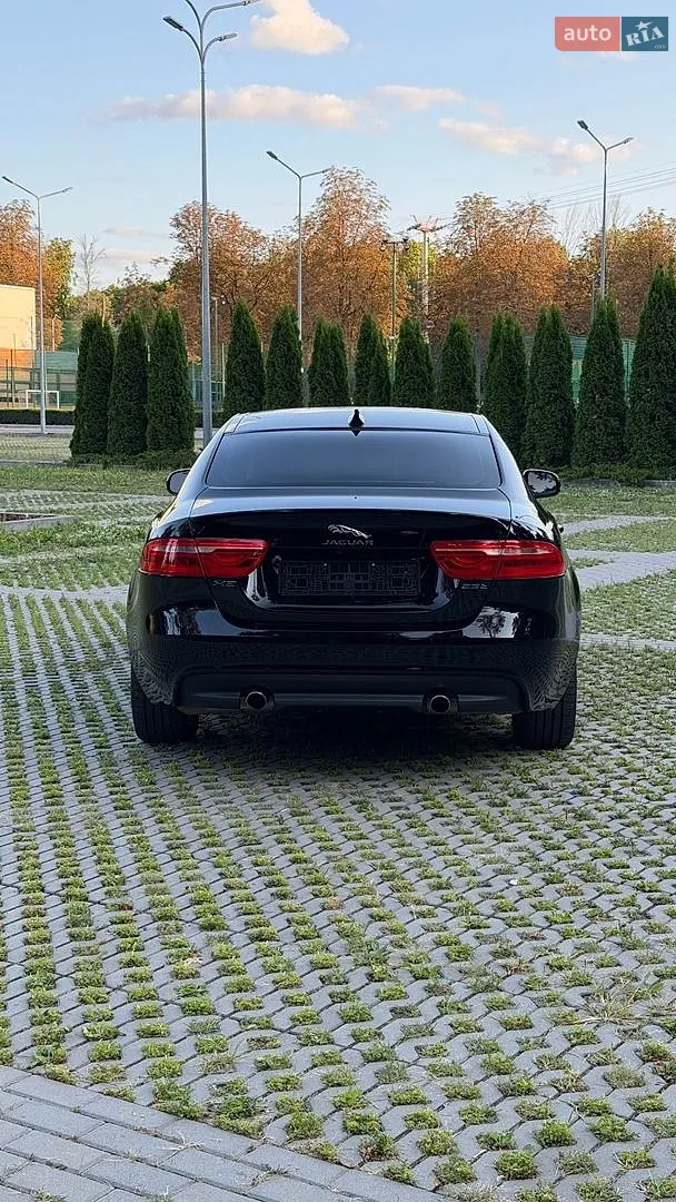 2017 Jaguar XE - мініатюра 6