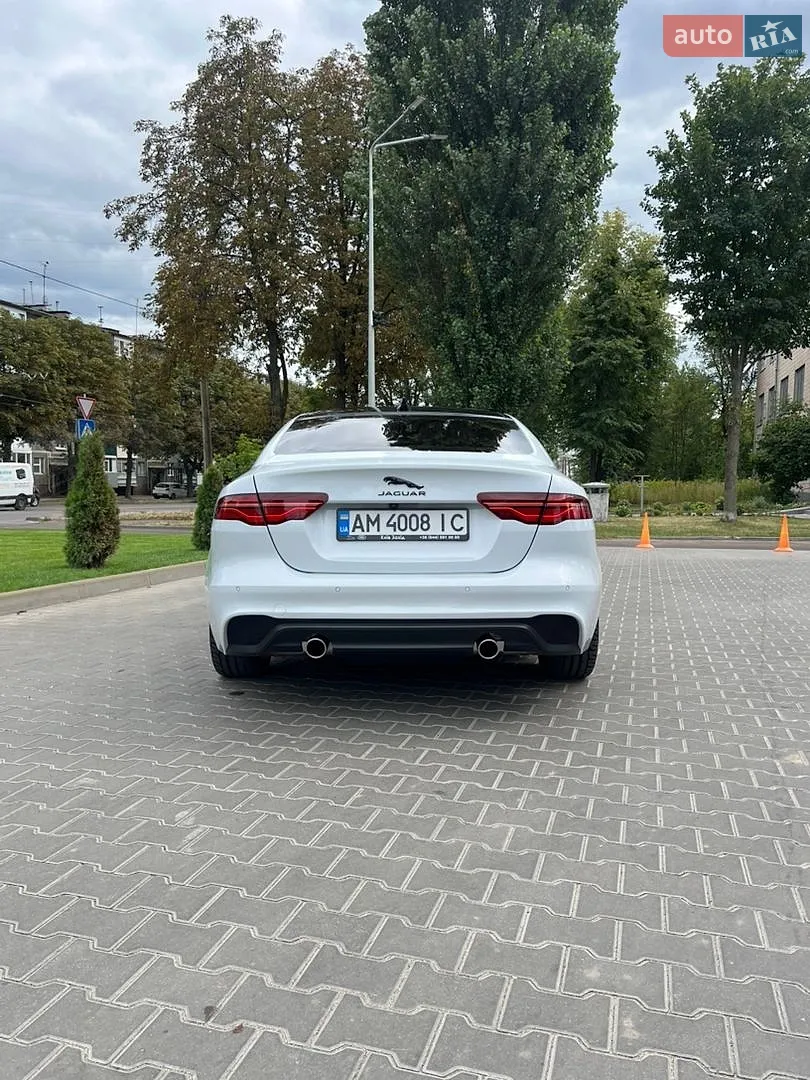 2019 Jaguar XE - мініатюра 8