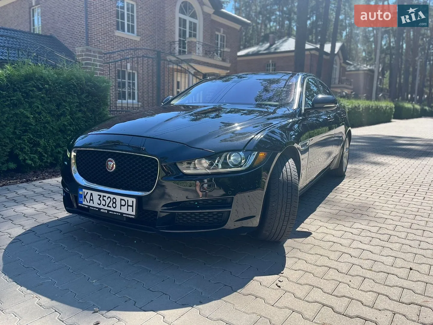 2016 Jaguar XE - мініатюра 8