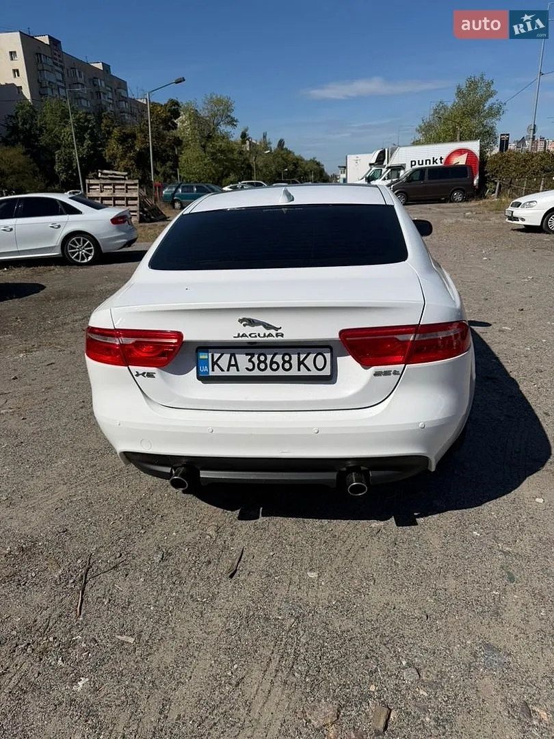 2016 Jaguar XE - мініатюра 5