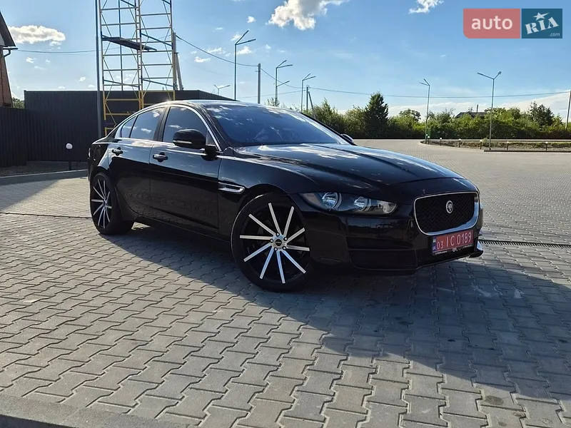 Jaguar XE 2019