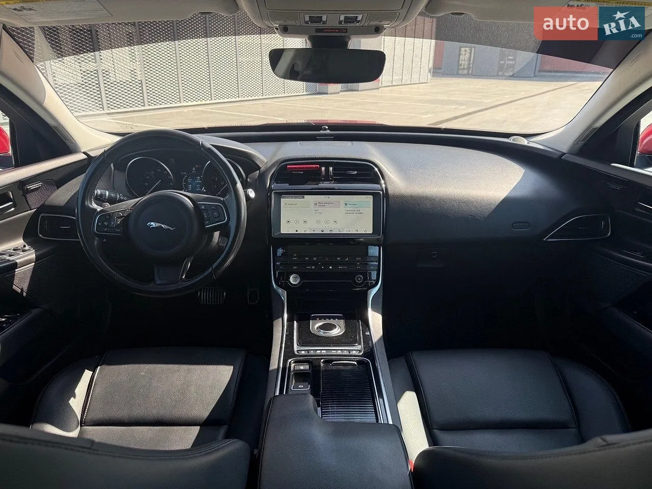 2018 Jaguar XE - мініатюра 24