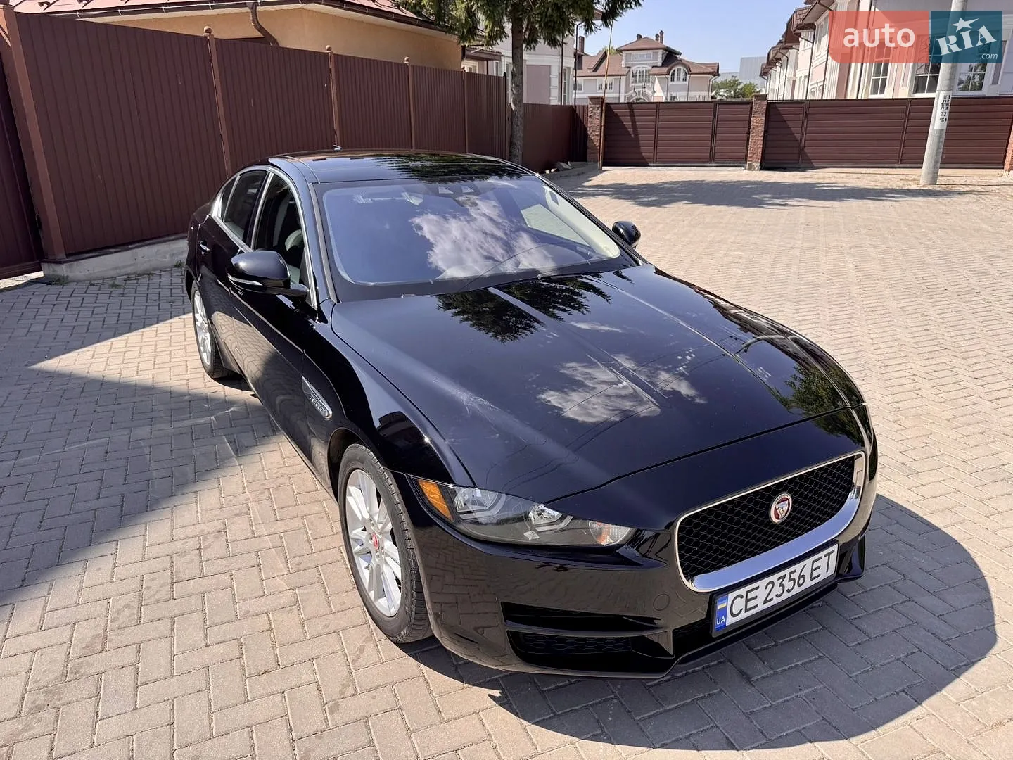 2016 Jaguar XE - мініатюра 3