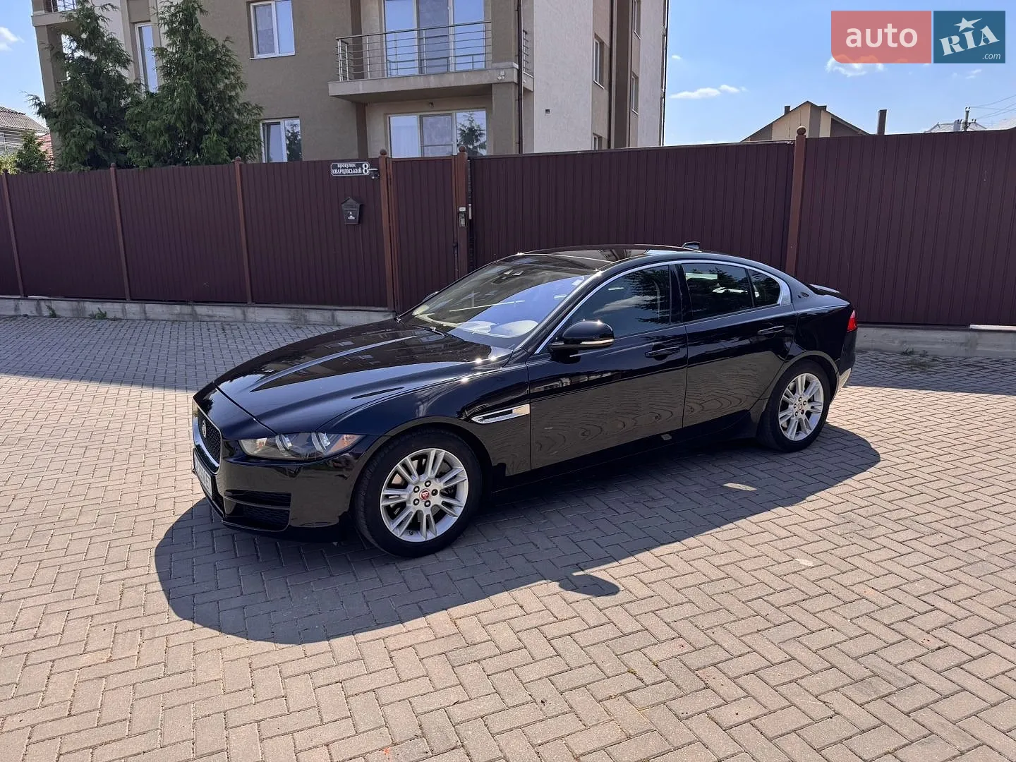 2016 Jaguar XE - мініатюра 8