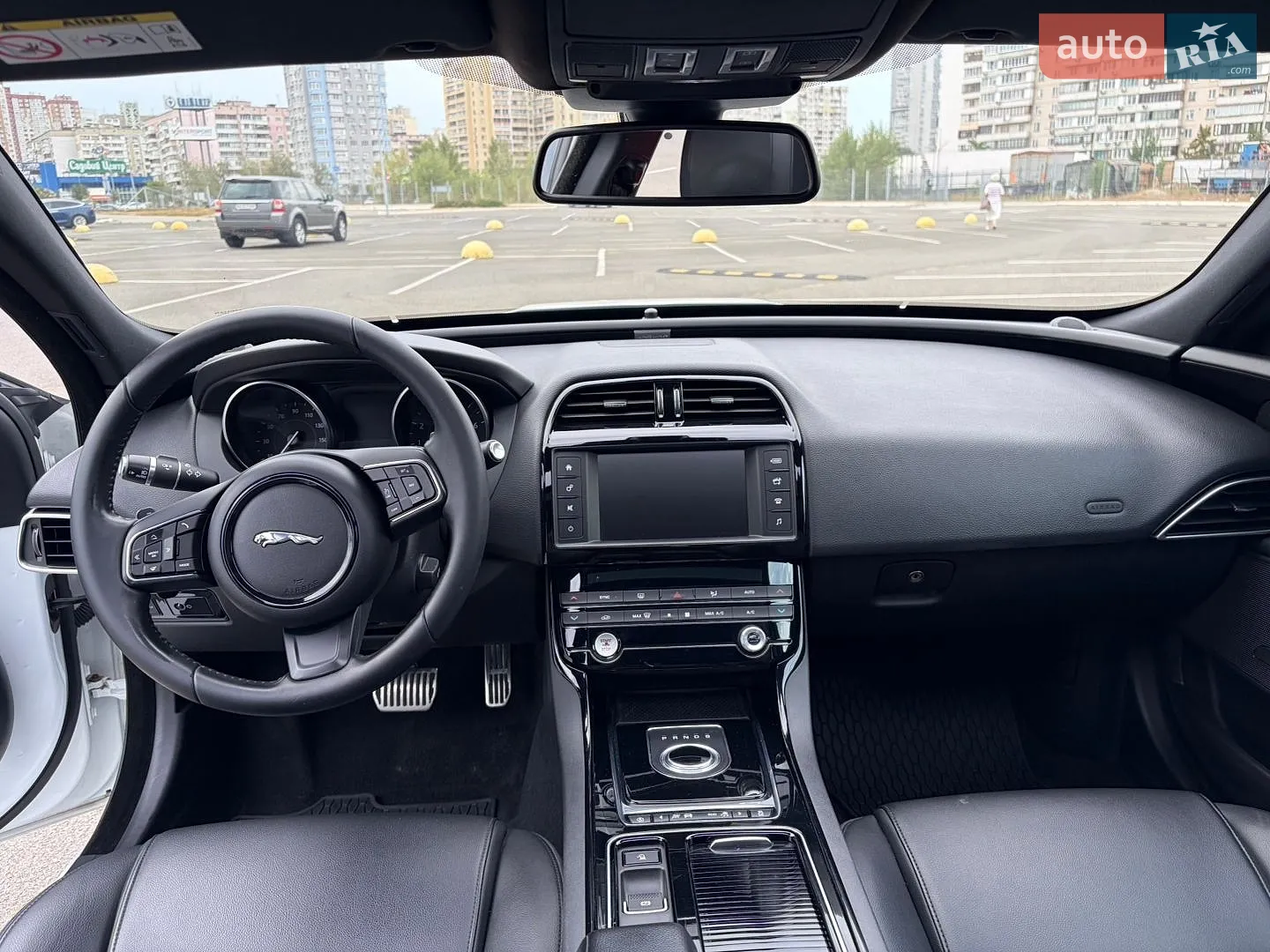 2017 Jaguar XE - мініатюра 7