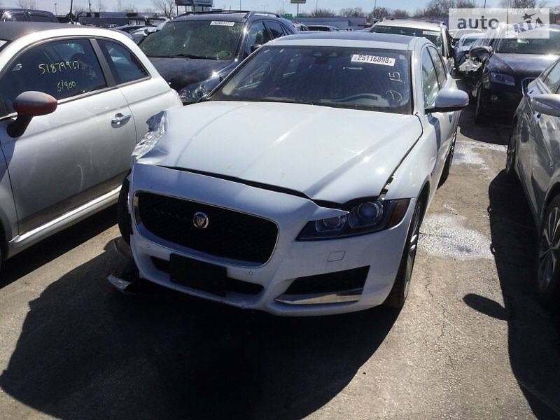 Jaguar XF 2016 року