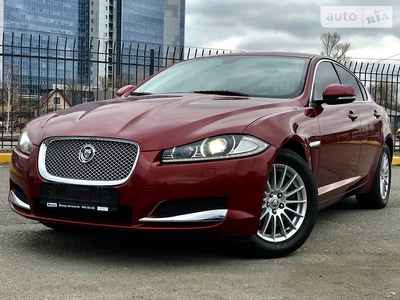 Jaguar XF 2012 года