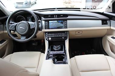 Седан Jaguar XF 2016 в Львові