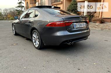 Седан Jaguar XF 2016 в Києві