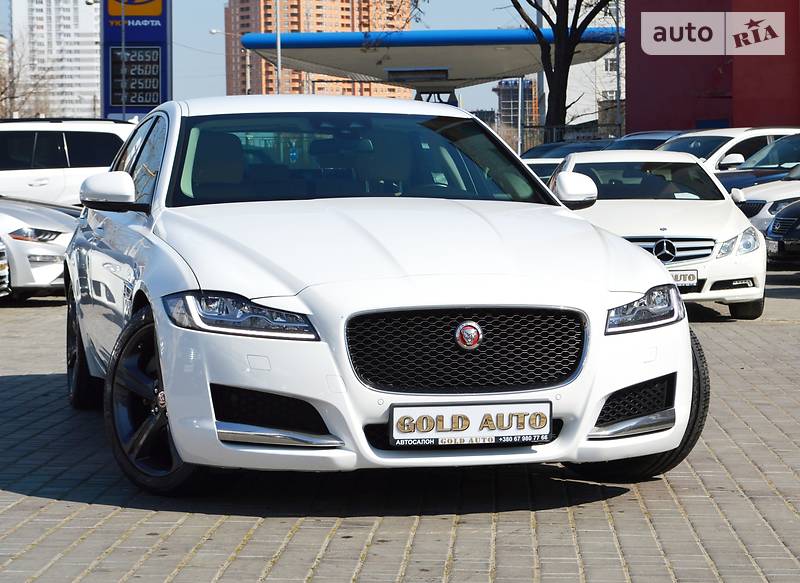 Седан Jaguar XF 2016 в Одесі