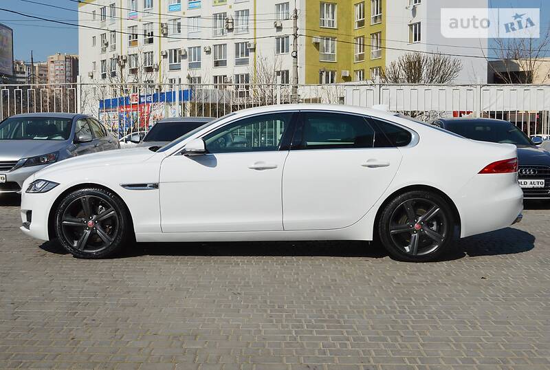 Седан Jaguar XF 2016 в Одесі