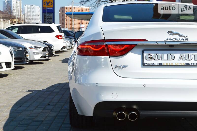Седан Jaguar XF 2016 в Одесі