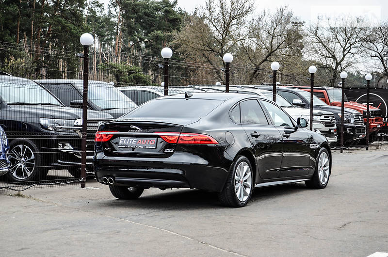 Седан Jaguar XF 2016 в Києві