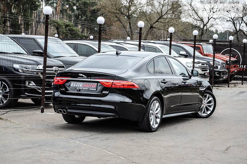 Седан Jaguar XF 2016 в Києві