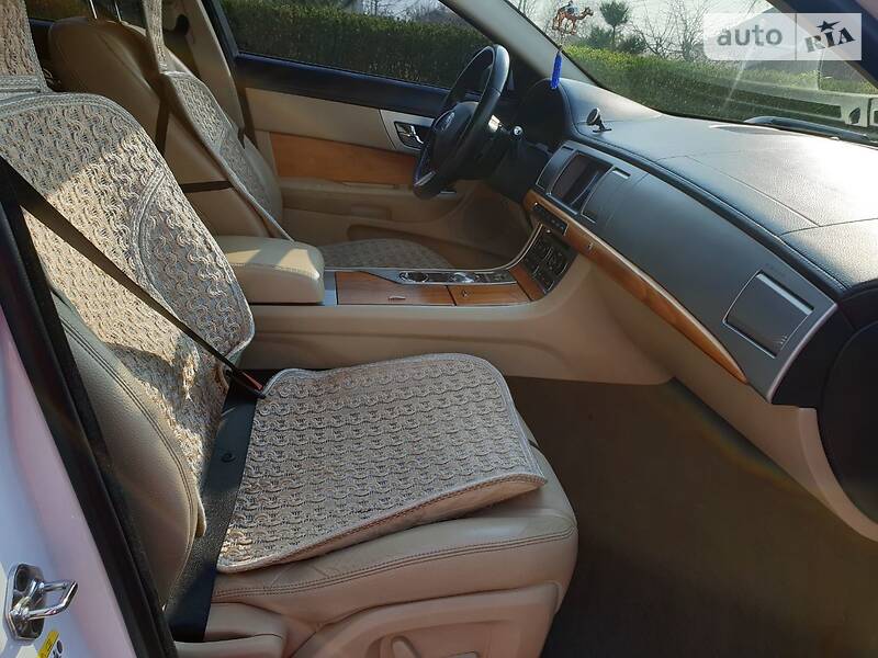 Седан Jaguar XF 2012 в Харкові