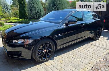 Седан Jaguar XF 2016 в 
