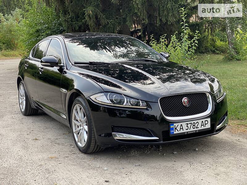 Седан Jaguar XF 2012 в Киеве