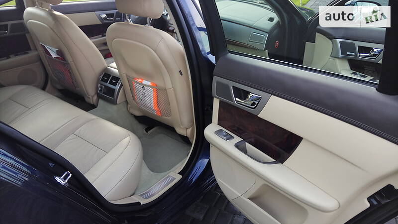 Седан Jaguar XF 2010 в Фастове
