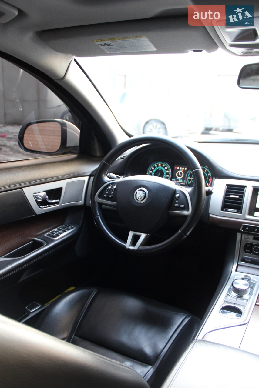 2013 Jaguar XF - мініатюра 23