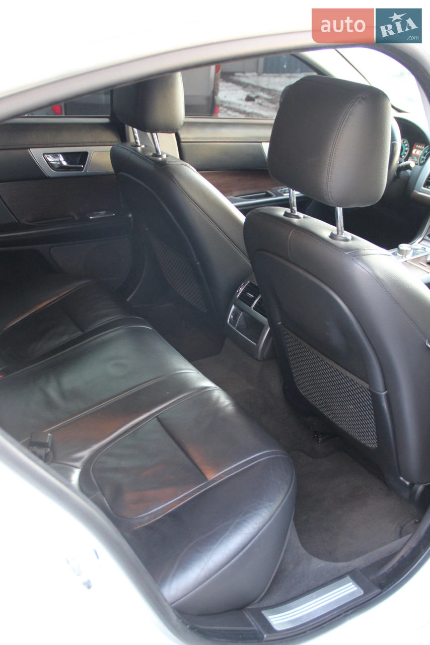 2013 Jaguar XF - мініатюра 30