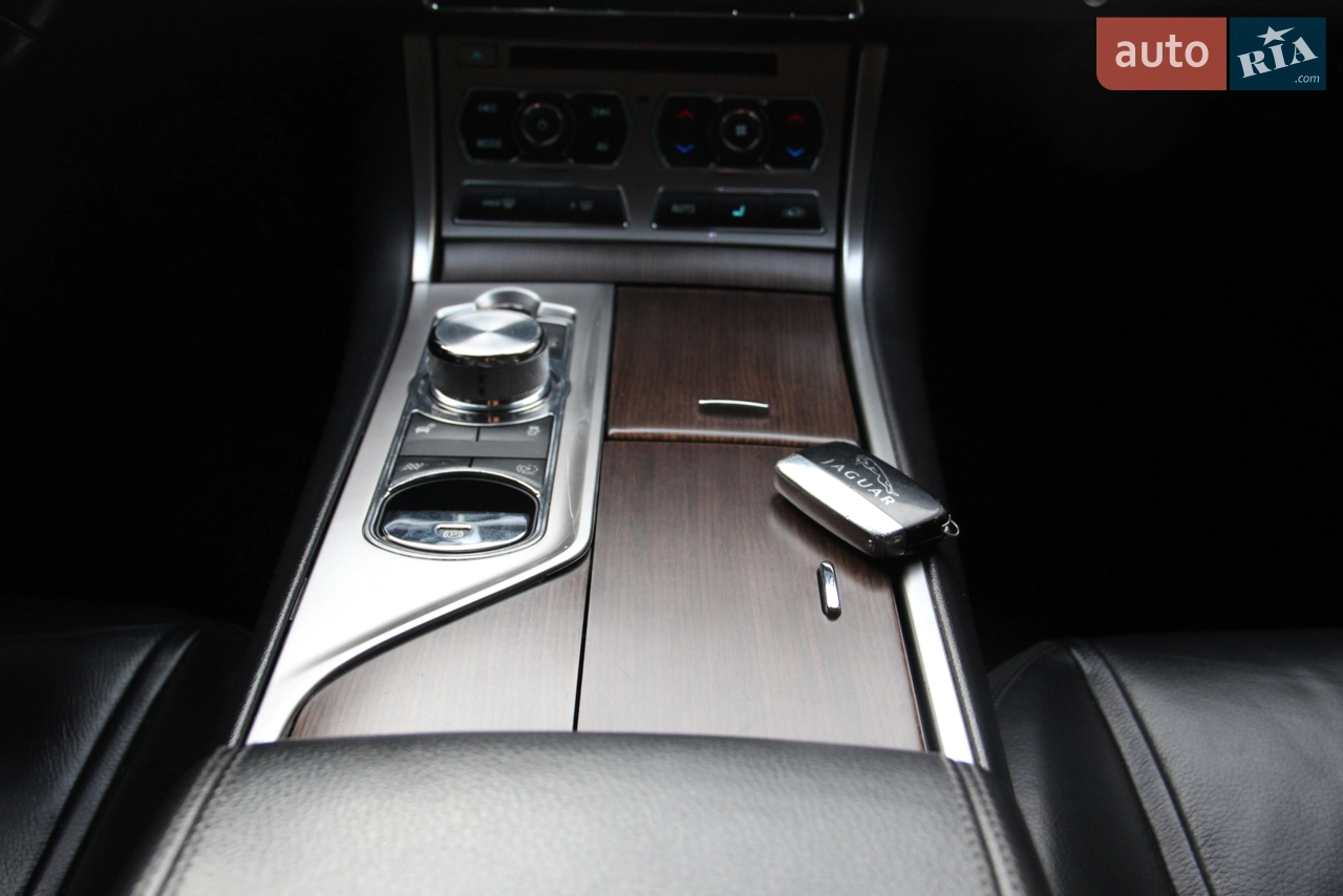 2013 Jaguar XF - мініатюра 25