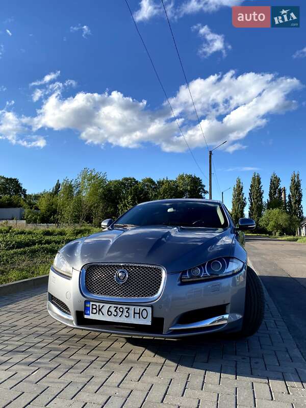 Седан Jaguar XF 2013 в Рівному