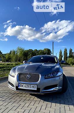 Седан Jaguar XF 2013 в Ровно