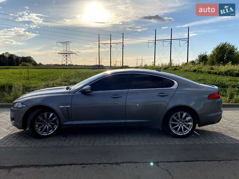 Седан Jaguar XF 2013 в Рівному