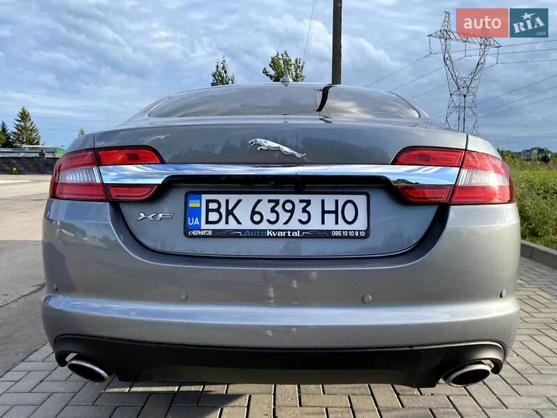 Седан Jaguar XF 2013 в Рівному