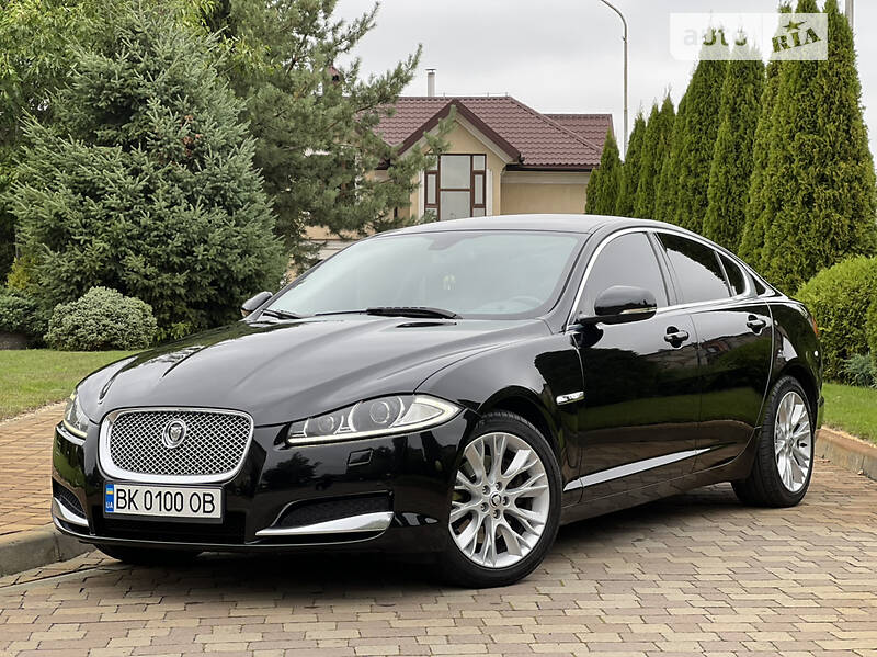 Седан Jaguar XF 2013 в 