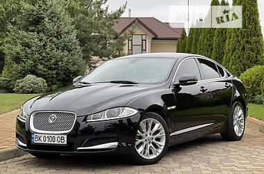 Седан Jaguar XF 2013 в 