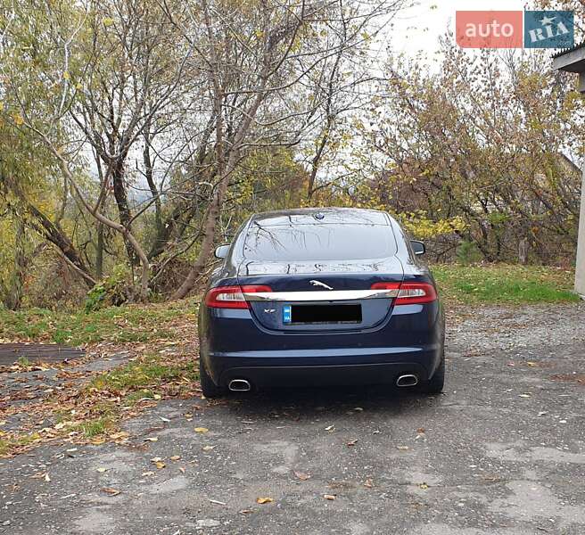 Седан Jaguar XF 2010 в Фастове