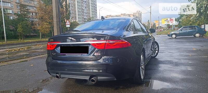 Седан Jaguar XF 2016 в Киеве