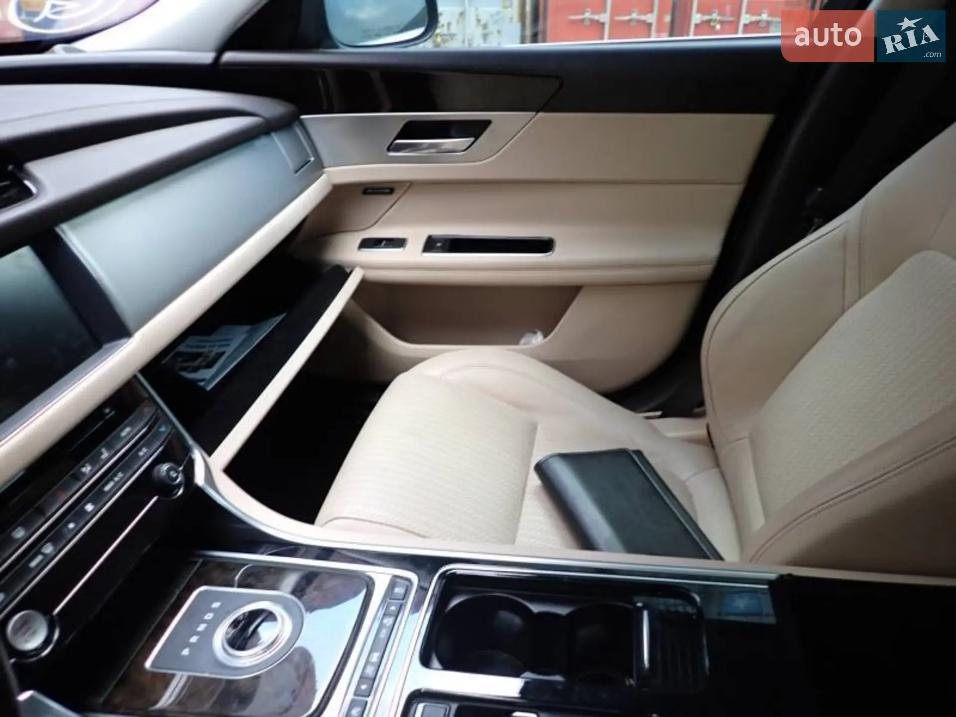 2016 Jaguar XF - мініатюра 9
