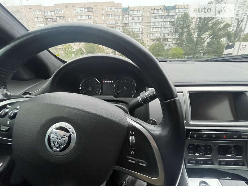 Седан Jaguar XF 2013 в Киеве