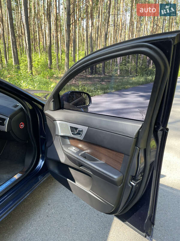 Седан Jaguar XF 2015 в Бердичеве