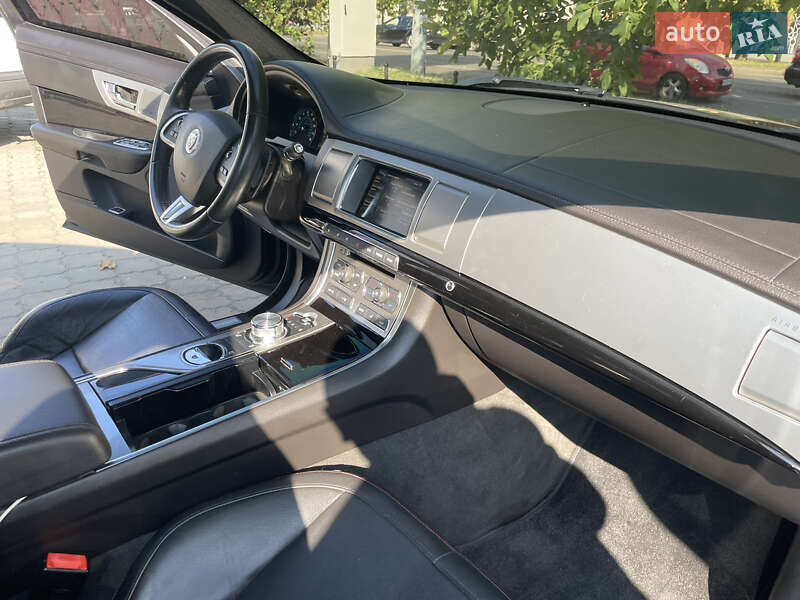 Седан Jaguar XF 2015 в Одессе