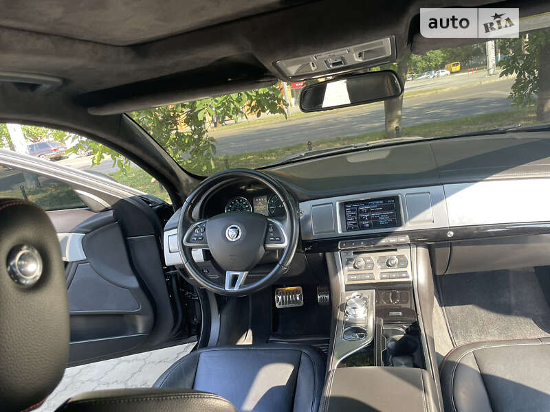Седан Jaguar XF 2015 в Одессе